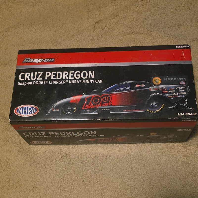 Auto World Snap-on Cruz Pedregon Dodge Charger NHRA Funny Car 1:24 Diecast 