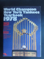 NICE 1978 World Champion New York Yankees Yearbook with Pullout Baseball Cards