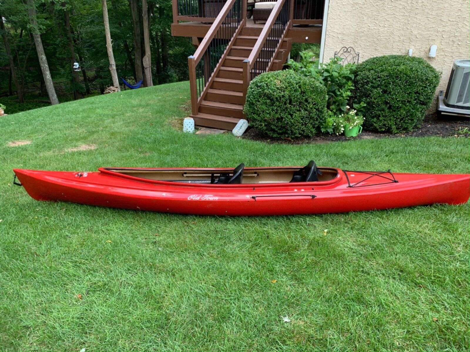 Old town loon 138 kayak in red - Slightly used 