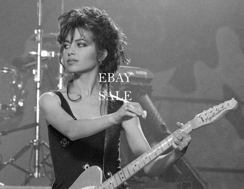SUSANNA HOFFS The Bangles HOT PHOTO concert stage ELECTRIC GUITAR Rare Candid - 第 1/1 張圖片