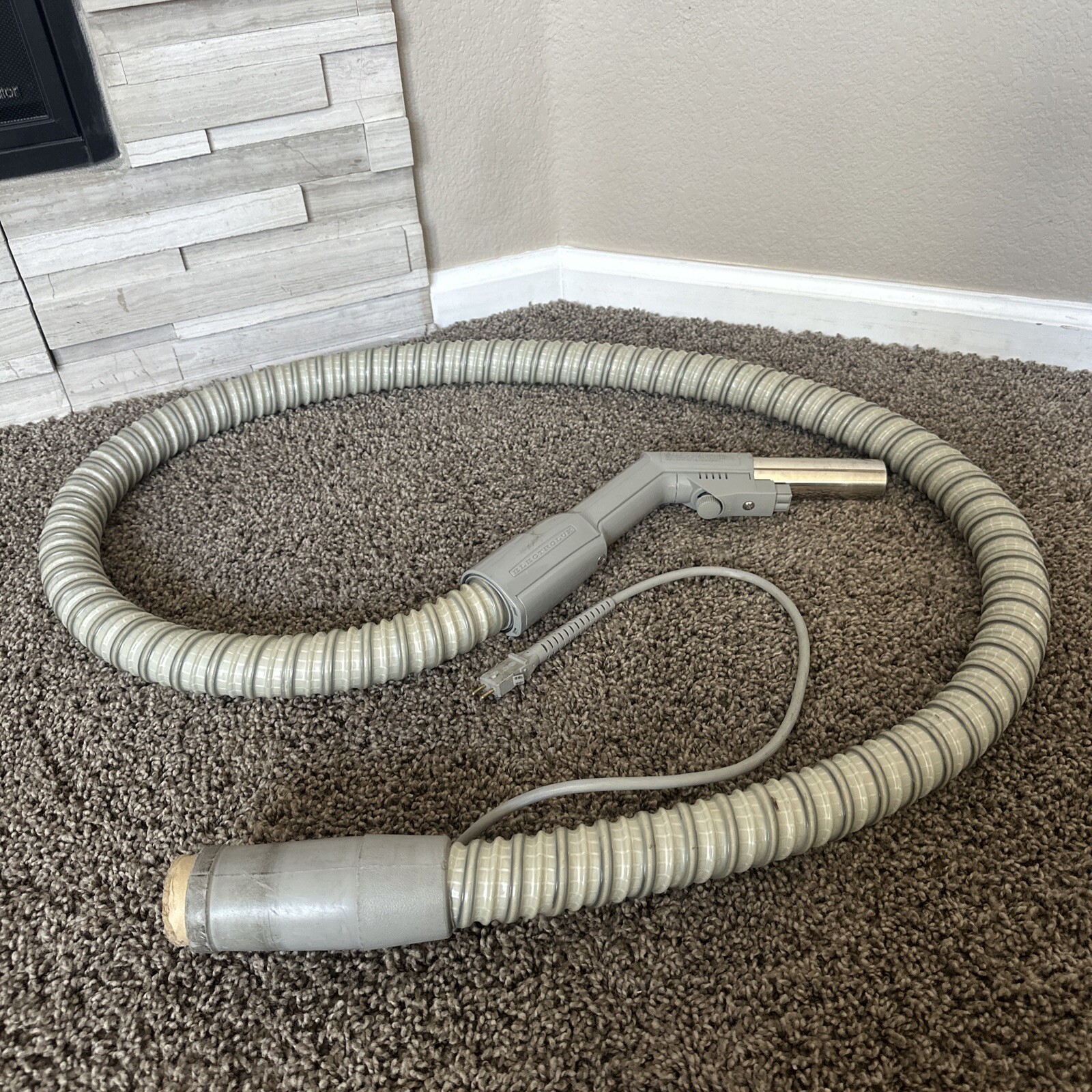 Electrolux Epic Series 3500 SR Upright Vacuum Cleaner With Hose