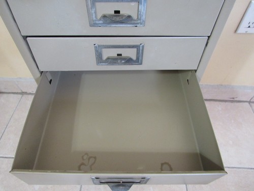 Pequeño archivador de metal vintage de 9 cajones de 30" x 10" x 12,5" índice herramientas almacenamiento - Imagen 6 de 14
