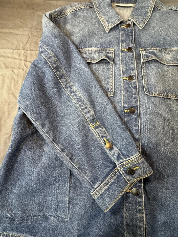 Lane Bryant Women'sDenim Shacket. Button Up Pockets Medium Wash. Size 16 NWOT - Image 3 of 4