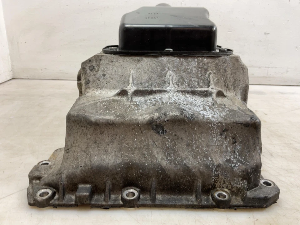 Jeep JL Wrangler OEM 2.0L Upper and Lower Oil Pan 2018-2023 046383 - Image 3 of 4