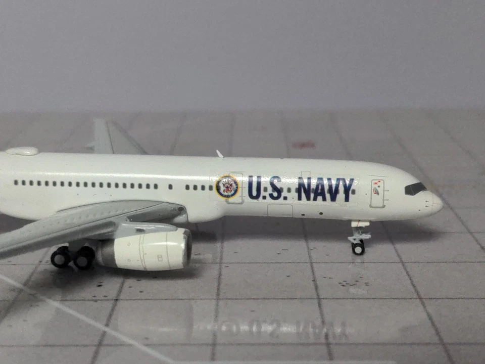 1:400 JC US NAVY B757-200 - Image 3 of 3