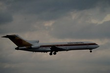 Dia N7977I Boeing 727-227(Adv) Continental 10/1992 35mm gerahmt OP-K2-97