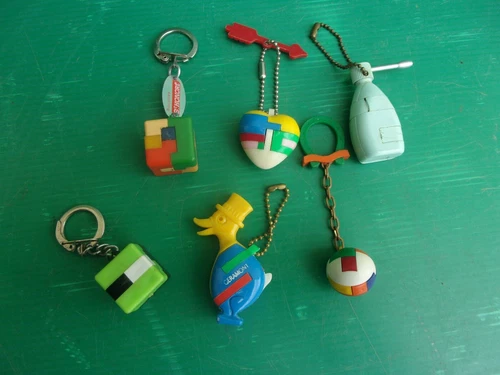 porte clés anciens , puzzle , casse-tete , 6 pièces.