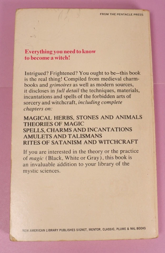 The Complete Book Of Magic And Witchcraft By Kathryn Paulsen 1970 First Edition - Image 2 of 4