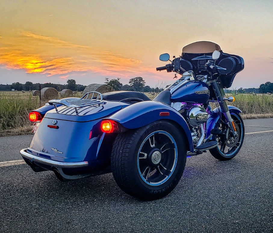 Eagle Lights Red Strobing LED Taillight Kit for Harley Davidson Tri Glide Models - Image 2 of 4