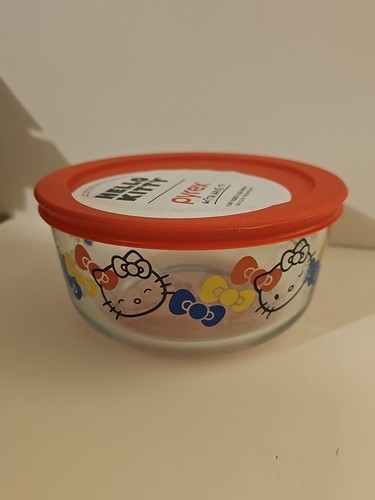 Pyrex Hello Kitty Food Storage Sanrio 4 Cup Glass Round With Bows Red Lid NEW - Picture 1 of 7