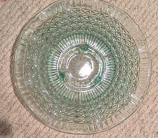 Beautiful Vintage Green Glass Fruit/Cake Stand. VGC. No Chips. See Photos & Des.