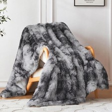 COOVA Ultra Soft Faux Fur Throw Blanket   Fuzzy Fluffy Cozy Microfiber Blanket