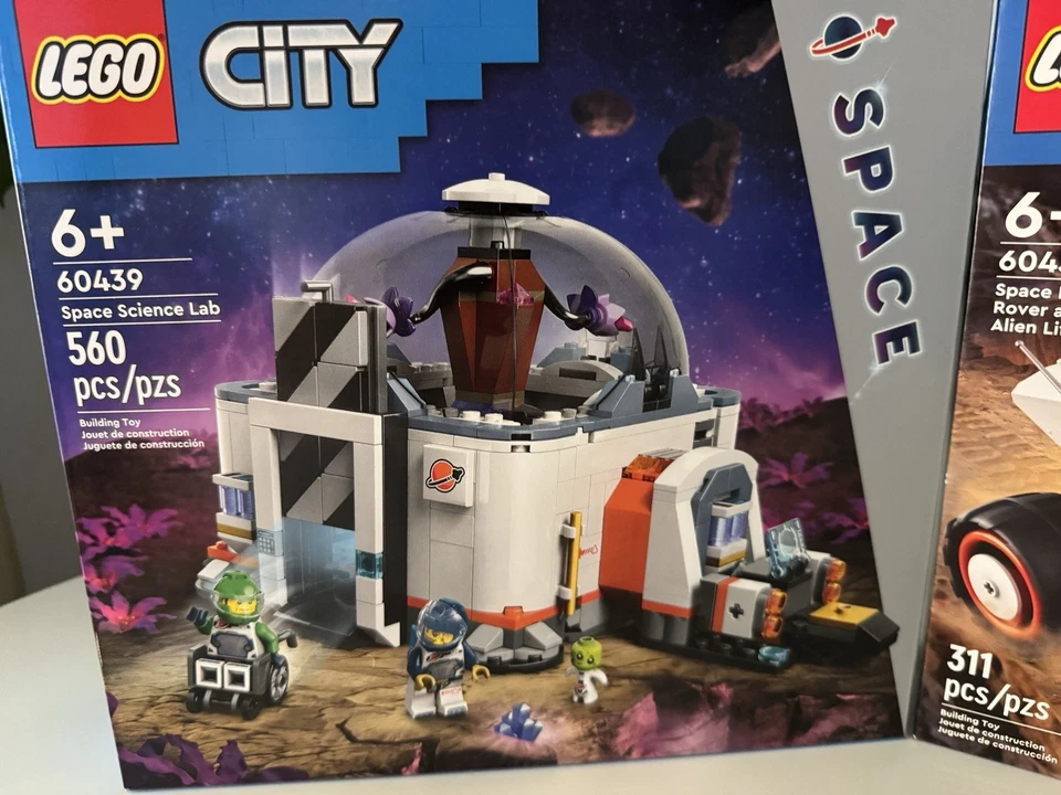 LEGO City Space Explorer Rover And Alien Life 60431 & Space Science Lab 60439 - Image 2 of 4