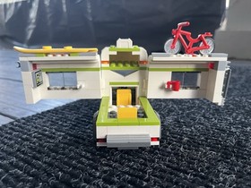 LEGO CITY Camper 7639 2 Minifigures Bicycle Surfboard Great Outdoors