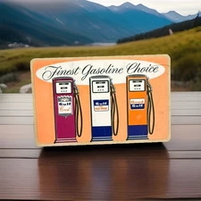 VINTAGE ADVERTISING POCKET WALLET CALENDAR CARD: 1958 GULF OIL GAS (GAS PUMPS) 