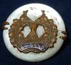 WW1 ERA GORDON HIGHLANDERS REGIMENT MOTHER OF PEARL MILITARY SWEETHEART BADGE