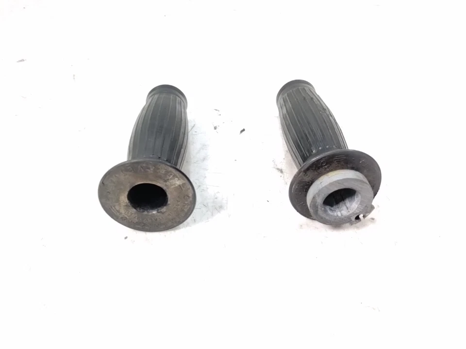 1976 Triumph Bonneville 750 T140 Throttle Tube & Grip - Image 3 of 4