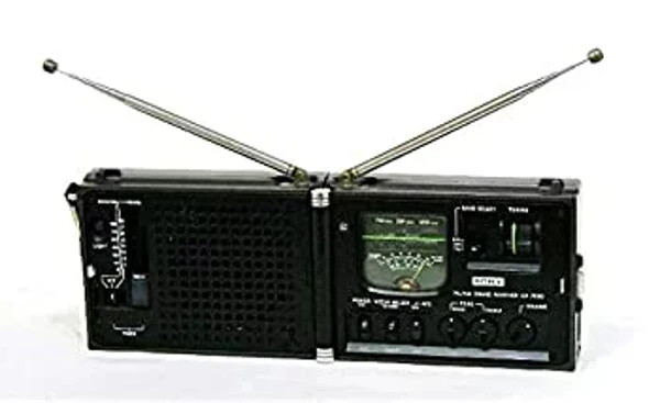 Sony ICF-7800 Newscaster FM MW SW 3-band High Compact