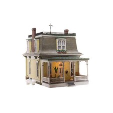 Woodland Scenics HO Scale Home Sweet Home Built and Ready BR5036