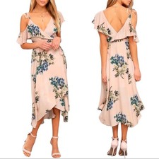 NWT ASTR The Label Yessenia Floral Wrap Midi Dress. Size XS