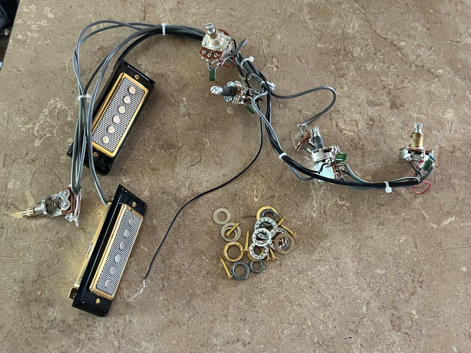 Hagstrom Viking II 67 set guitar pickups pots harness