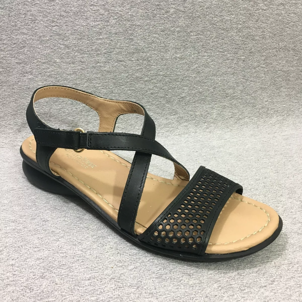 Naturalizer black cheap flat sandals