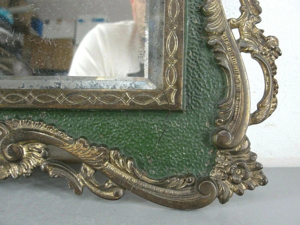 ESPEJO ANTIGUO PERGAMINO FLORAL VICTORIANO BORDE BISEL VERDE TONO DORADO HIERRO FUNDIDO Foto 3 de 4