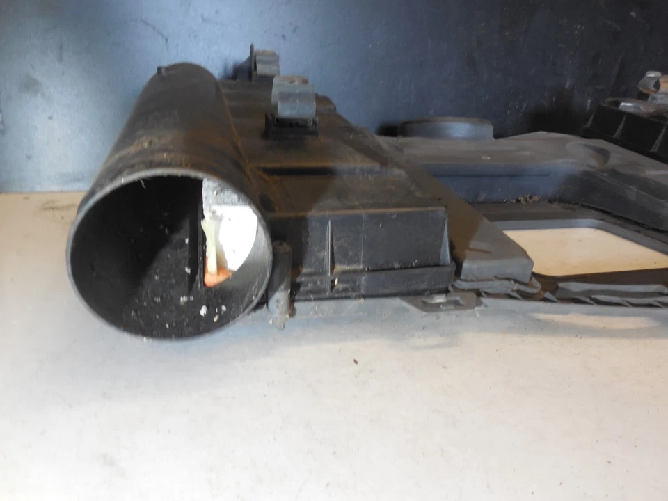 Engine Cover Air Filter Housing Intake A2730900201 10–13 Mercedes Benz W212 E550 - Image 3 of 4