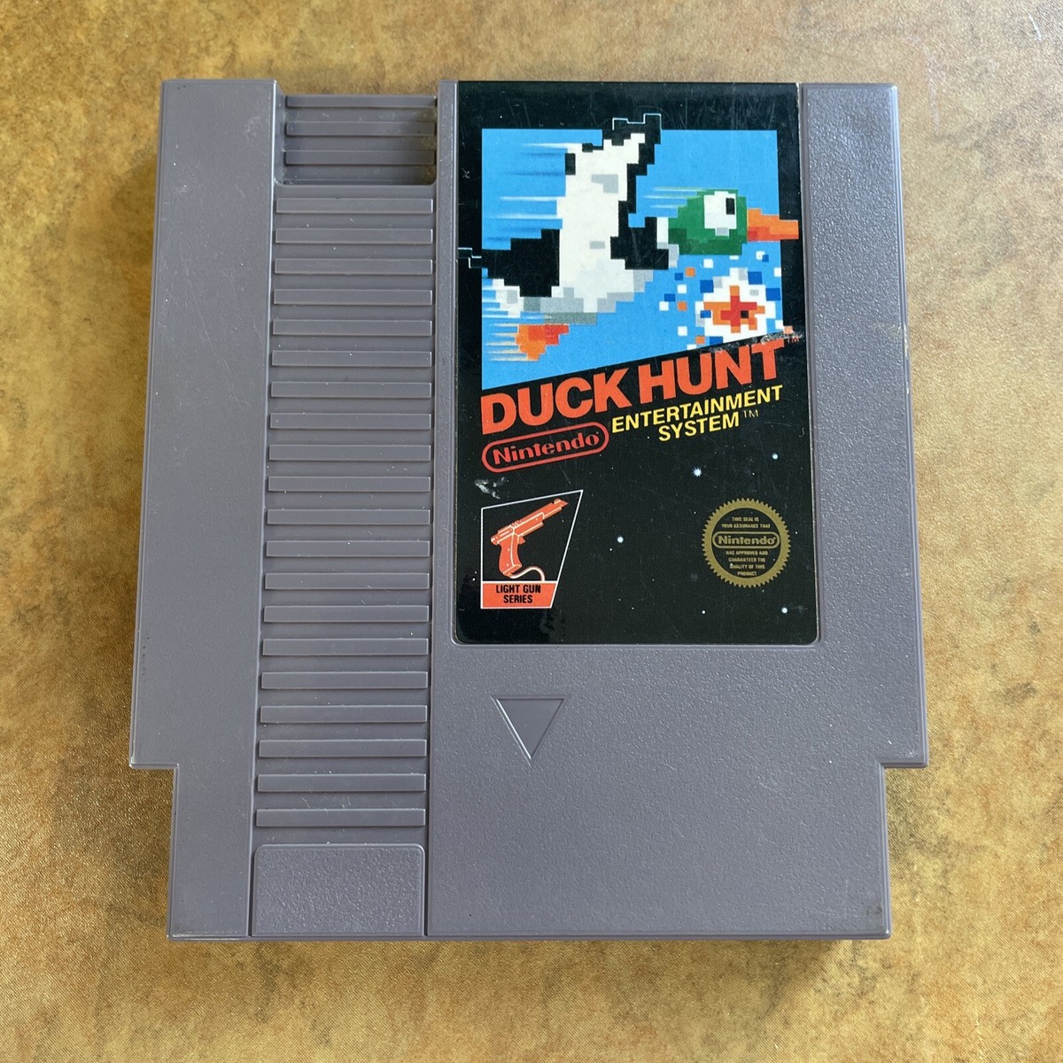 DUCK HUNT -- NES Nintendo Original Classic Authentic Zapper