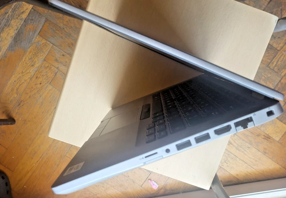 Dell Latitude 5410 · i5-10210U · 8GB · 512GB, foto 3 di 5