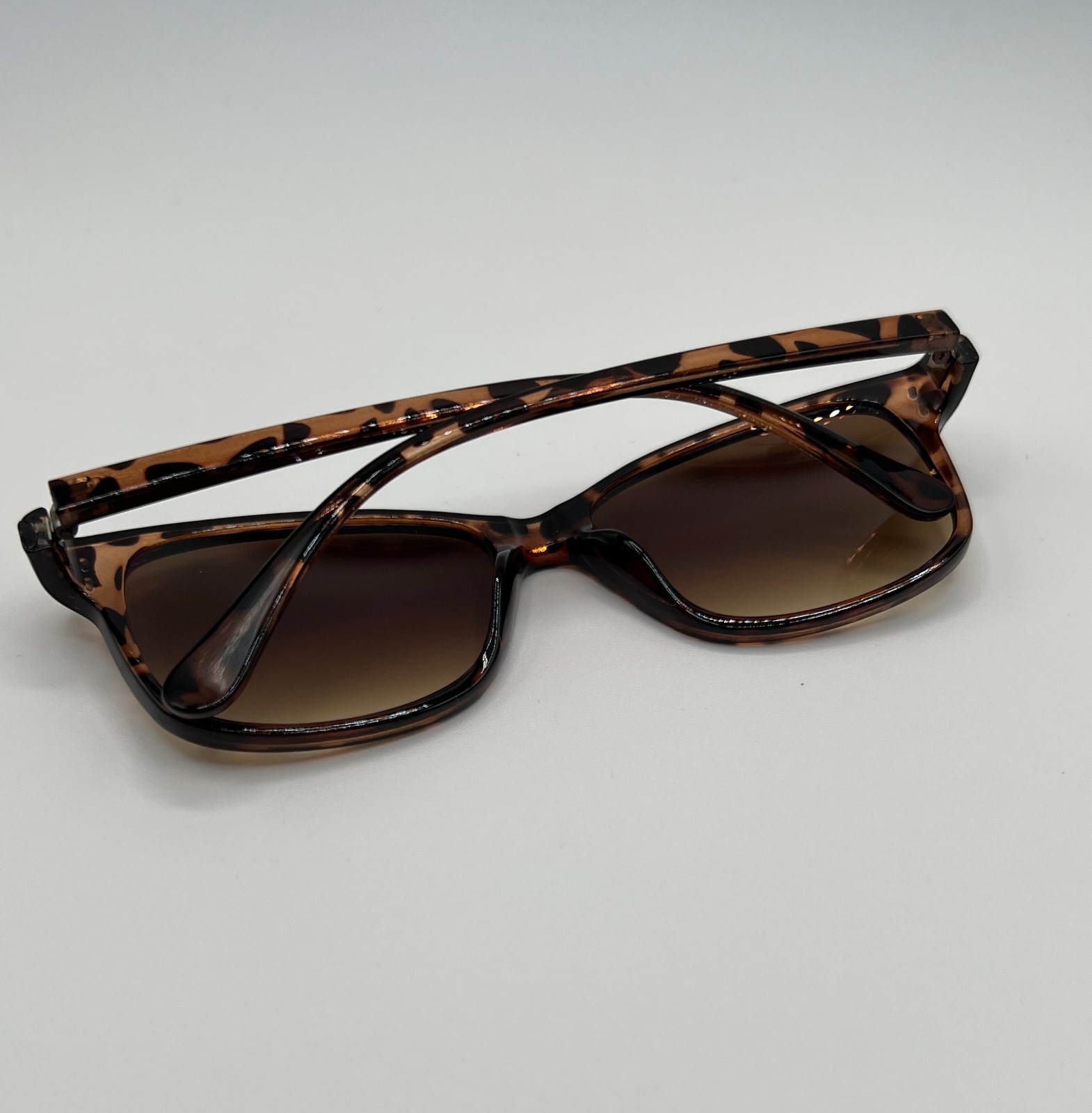 Tortoise Shell Rectangle Sunglasses Brown Gradien… - image 4