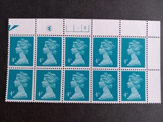 GB QEII 1981 4p Greenish Blue. SGX997. Cylinder number 8A7B no dot. MNH blk 10.