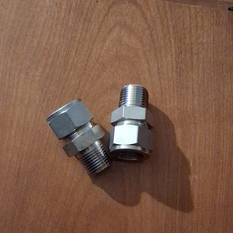 Conector NPT macho Swagelok SS-1610-1-12, 1" compresión X 3/4", 316SS Foto 2 de 3