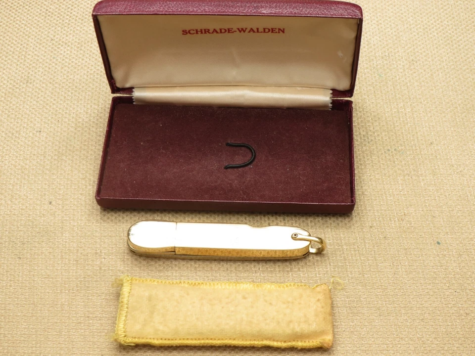 Navaja vintage SCHRADE WALDEN NY "Llave oculta" asas de metal estampadas COMO NUEVA Foto 3 de 4