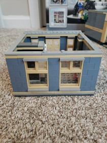 LEGO Creator Expert Pet Shop 10218 With Instructions and Box