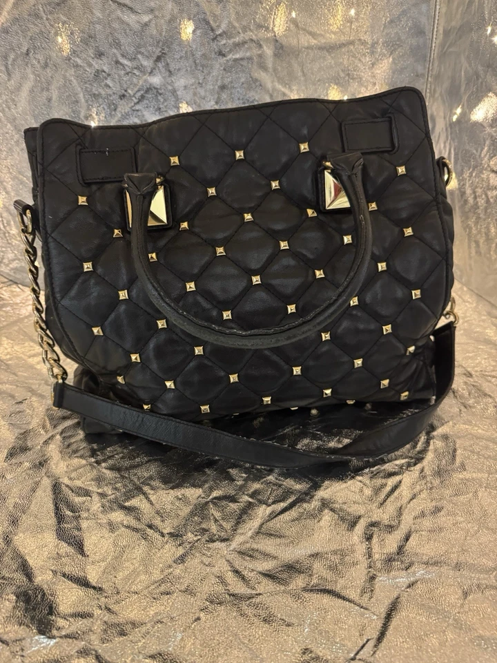 MK Hamilton 黑色金色装饰包。  13 1/2 英寸 X ü13 1/2 英寸 x 4 英寸 — 第 3/4 张图片