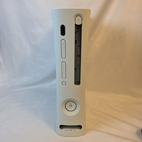Microsoft Xbox 360 White Console Bundle  120GB HDD **Please Read**
