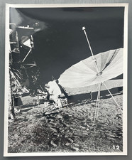 1969 APOLLO 12 LUNAR MODULE, ASTRONAUT SIGNAL DISH ON MOON PRESS PHOTO 12