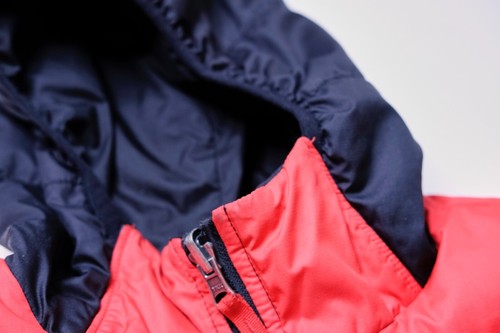 The North Face Down Jacket Reversible 550 Puffer Youth Medium 10/12 Black Red - Picture 4 of 19