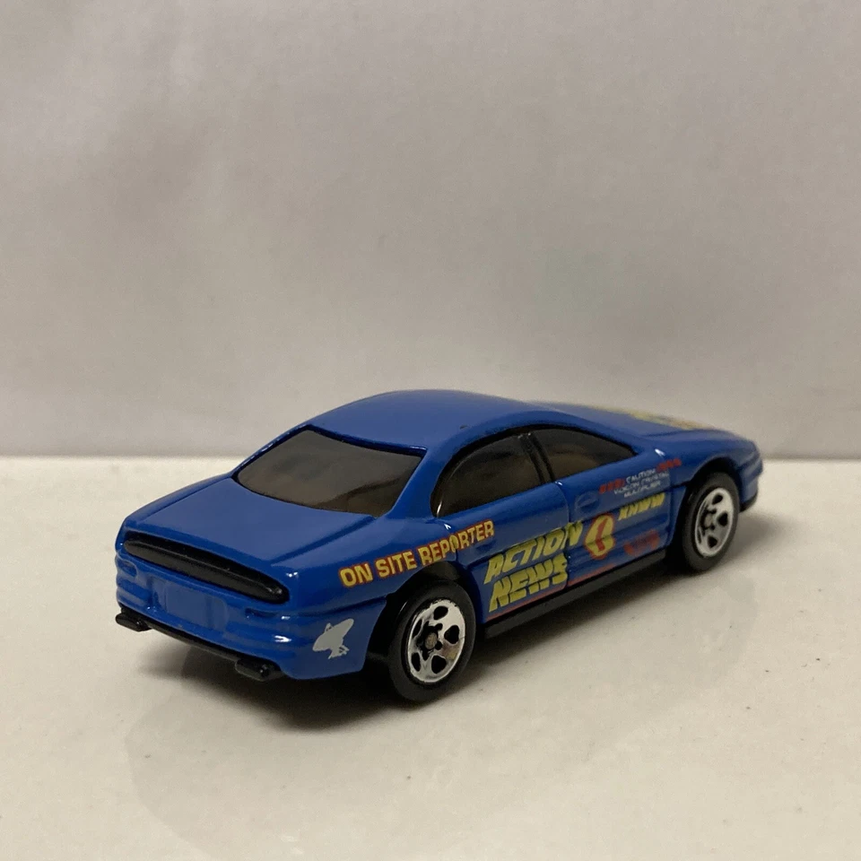 1995-1999 Olds Oldsmobile Aurora Collectible 1/64 Scale Diecast Diorama Model - Image 2 of 4