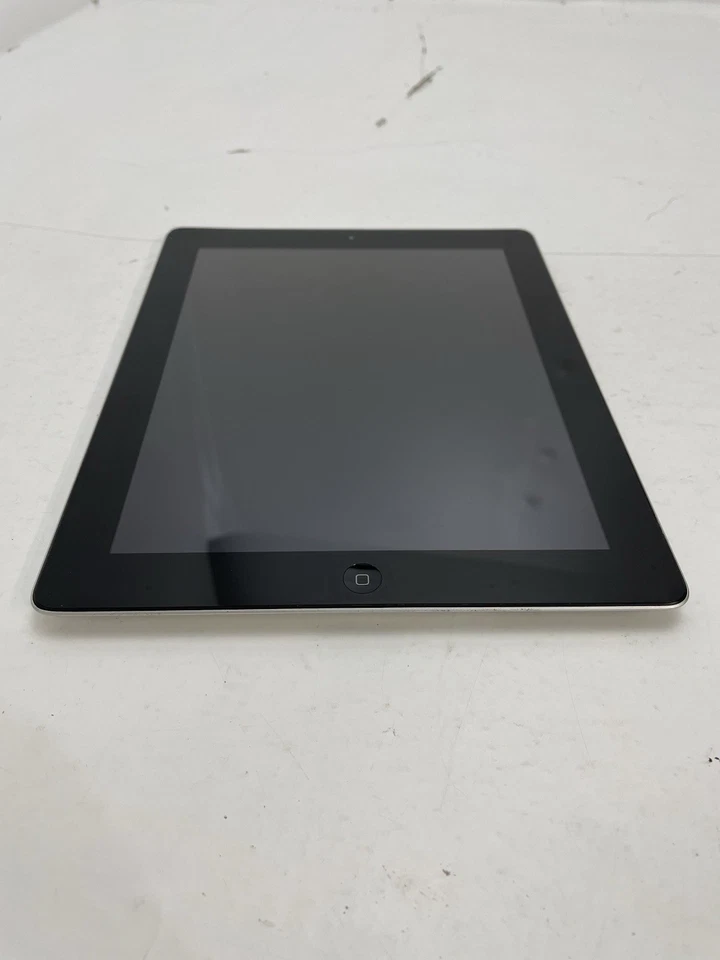 iPad 3rd Gen A1416 Black - 32GB - Wifi  - Network Unlocked - Image 2 of 4