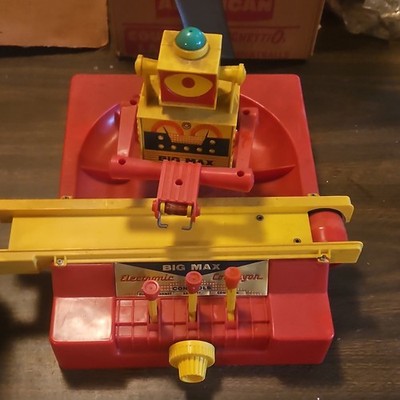 Remco Big Max Electronic Robot Toy w/ Box Vintage 1960s Red/Yellow