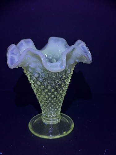 Vaso vetro artistico vintage Fenton piano cottura chiaro opalescente crimpato arruffato 4" - Foto 1 di 12