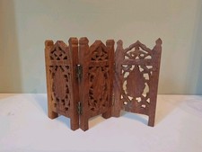 Vtg Carved Wood Folding Tabletop 3 panel Screen Leaf Jali Altar Dollouse 6" SEE 