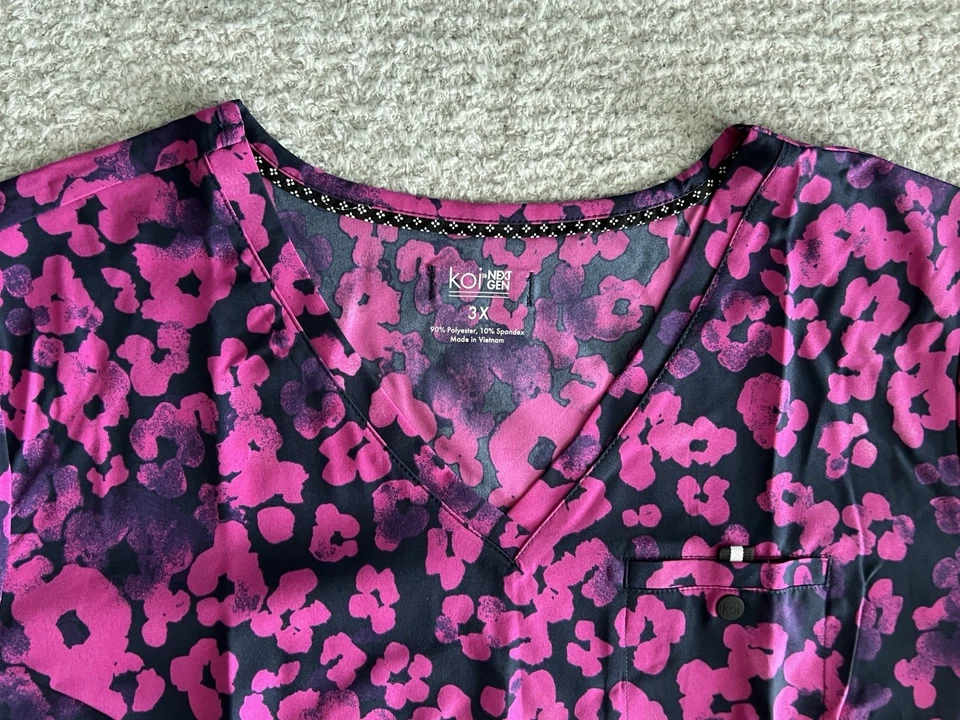 Koi Next Gen Scrub Top Women’s Sz 3X Pink Cheetah Azalea Stretch Nursing Medical - Image 3 of 4