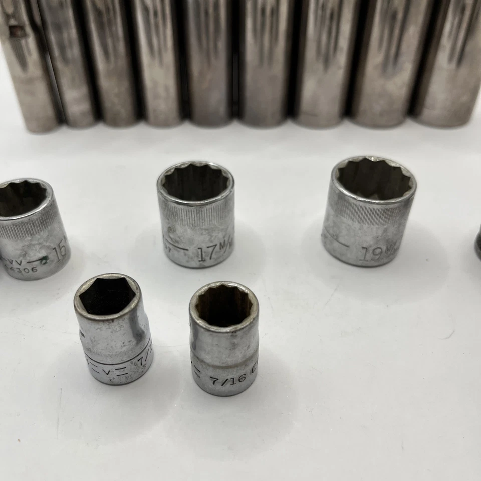 Large Lot 32 Pcs Craftsman Sockets SAE Metric Drive 12 Point V VV BE G2 - Image 3 of 4