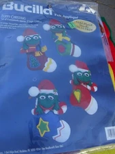 OPENED #83979 BUCILLA "HOPPY CHRISTMAS" FROG FELT ORNAMENT mini STOCKING KIT