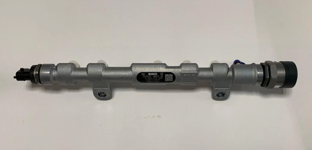 Genuine Bosch Fuel Rail 0445214358 for Toyota Auris, Corolla, UC