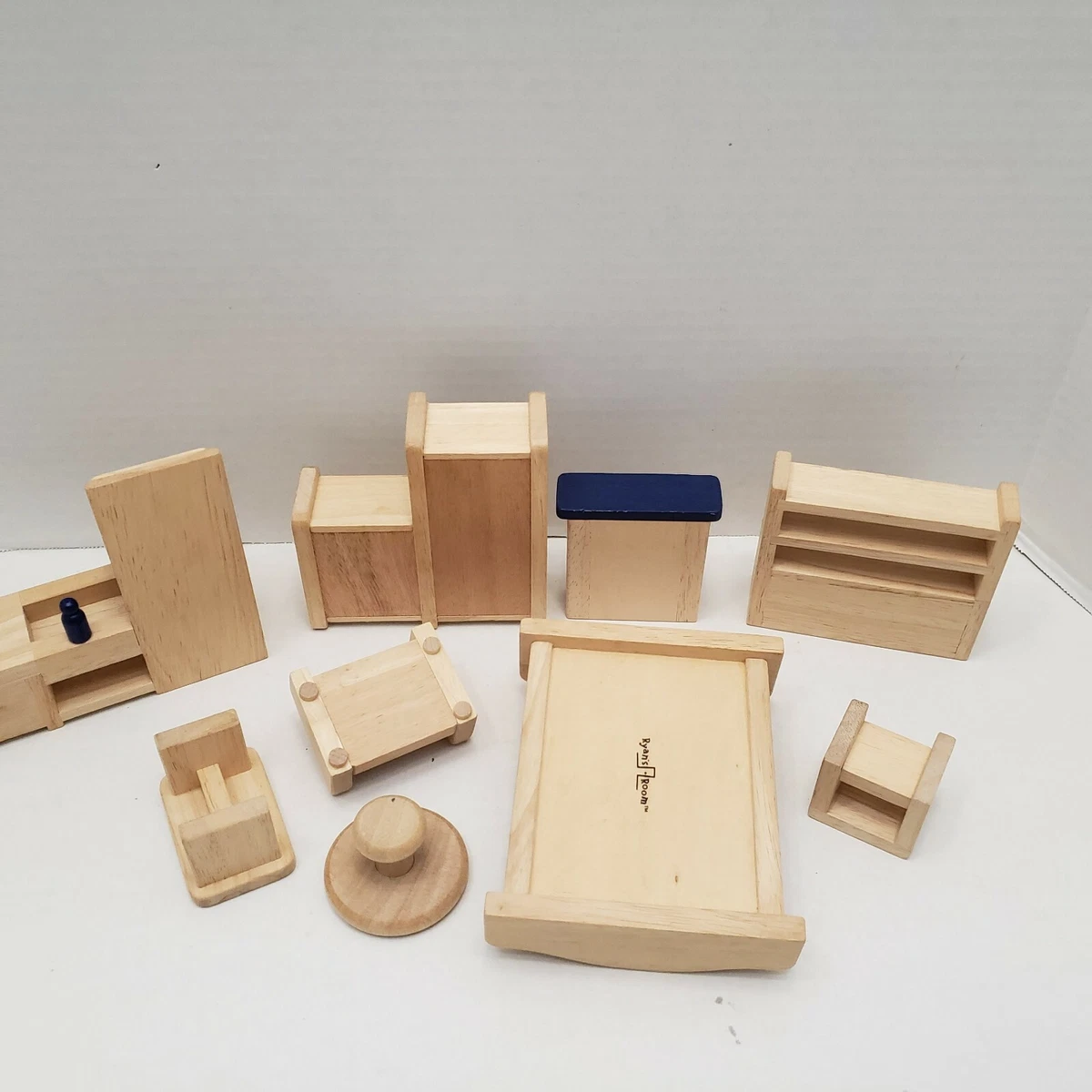 Ryans room on sale dollhouse furniture