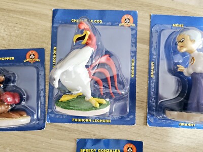 Lot 4 Figurines 2003 : Speedy Gonzales, Hippety Hopper, Charlie Le Coq, Meme